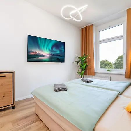 Perfect For 6 Guests In - - Netflix - Smart