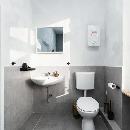 Perfect For 6 Guests In - - Netflix - Smart Apartment Wuppertal