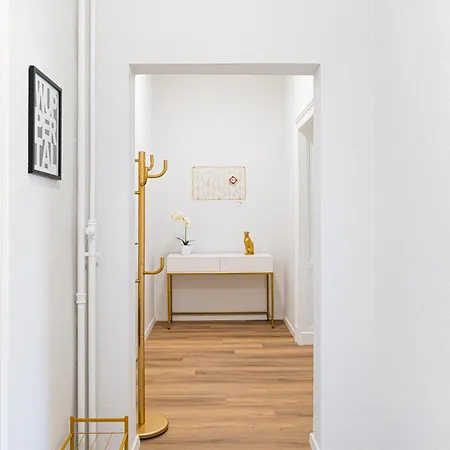 Perfect For 6 Guests In - - Netflix - Smart Apartment