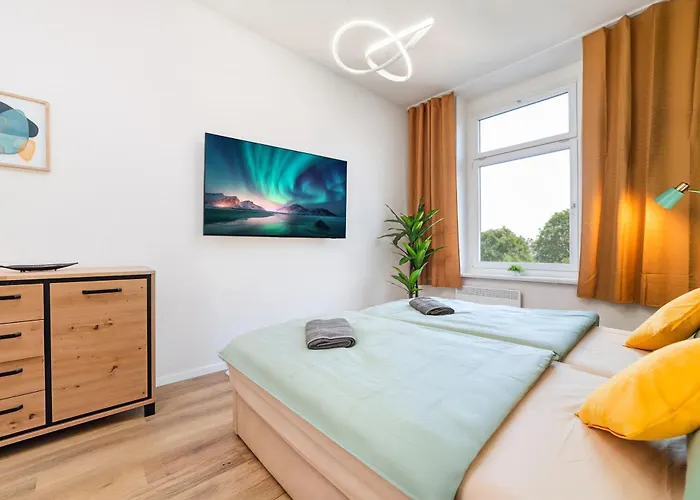 Perfect For 6 Guests In - - Netflix - Smart